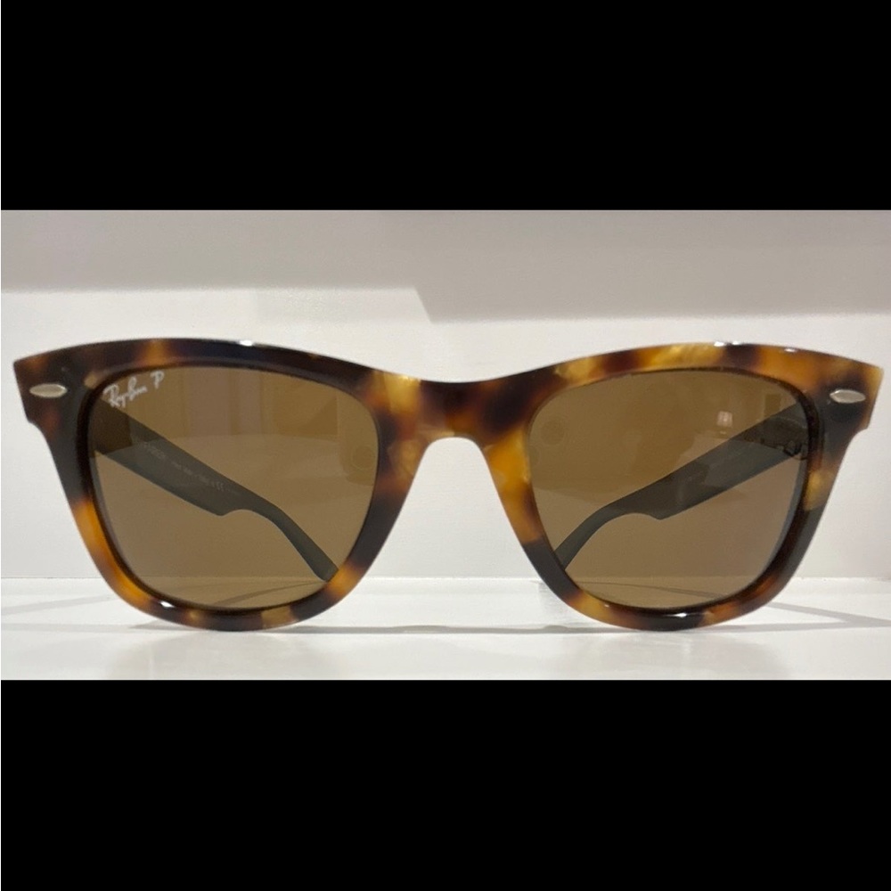 Ray-Ban Wayfarer Tortoise Shell Polarized Sunglasses